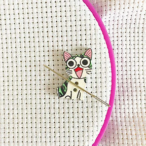 Kitten Needle Minder Magnet Needle Keeper For Embroidery Cross Stitch